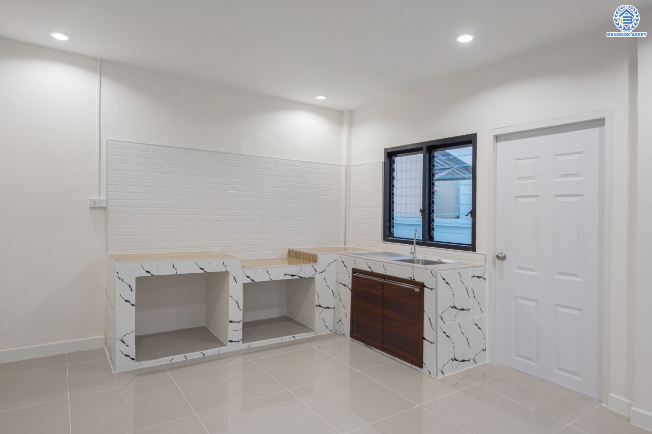 บ้านมือสองตกแต่งใหม่ ม.เศรณีลากูน วัดลาดปลาดุก ตอบโจทย์ทุกการใช้ชีวิต เนื้อที่ 50 ตร.ว. ฟังก์ชัน 3 ห้องนอน 3 ห้องน้ำ ทำเลเดินทางง่าย สะดวกสบายใกล้รถไฟฟ้าสายสีม่วง "สถานีคลองบางไผ่", ทางด่วน "กาญจนาภิเษก" และห้างสรรพสินค้าเซ็นทรัลเวสต์เกต